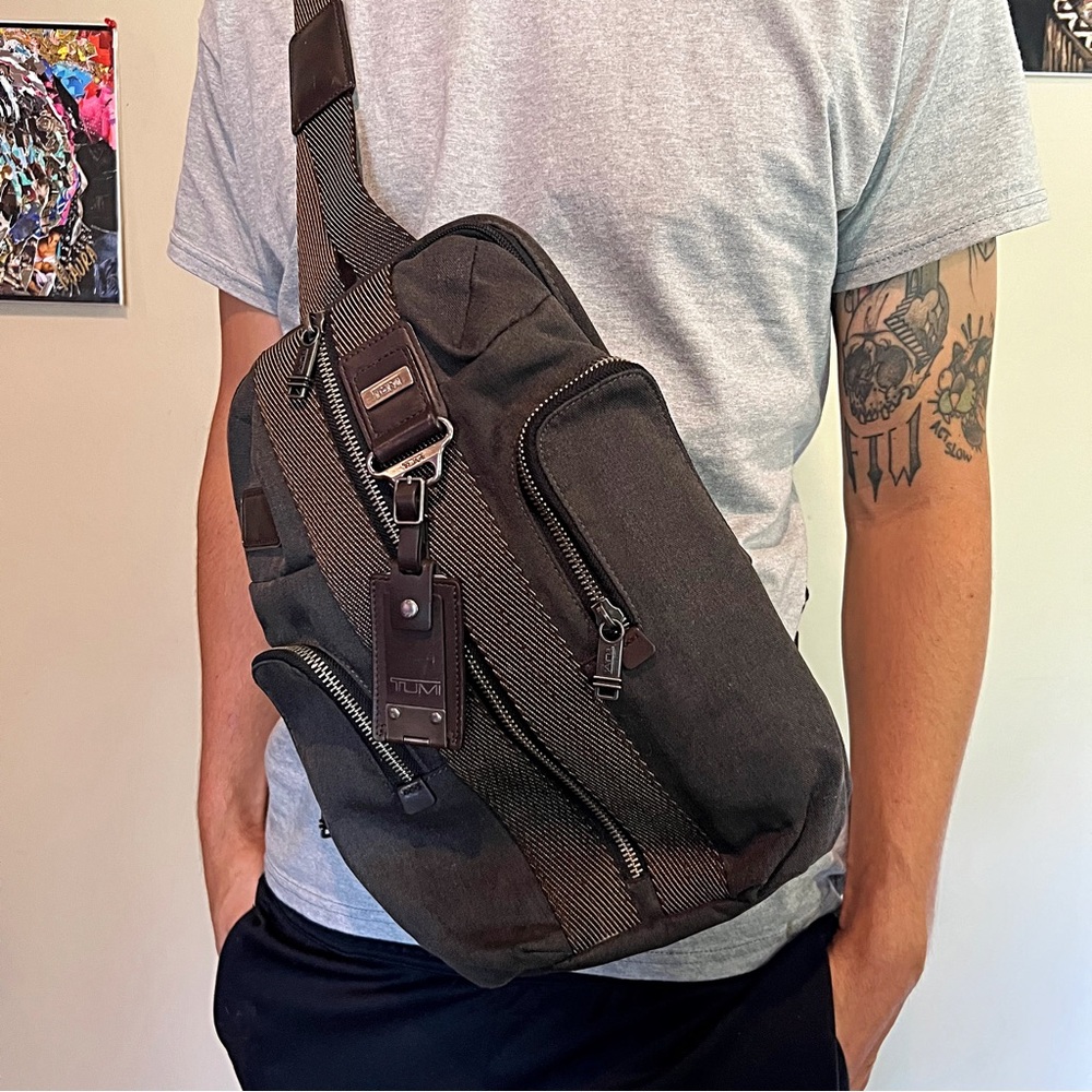 TUMI Alpha Bravo Monterey Mens Sling Bag!